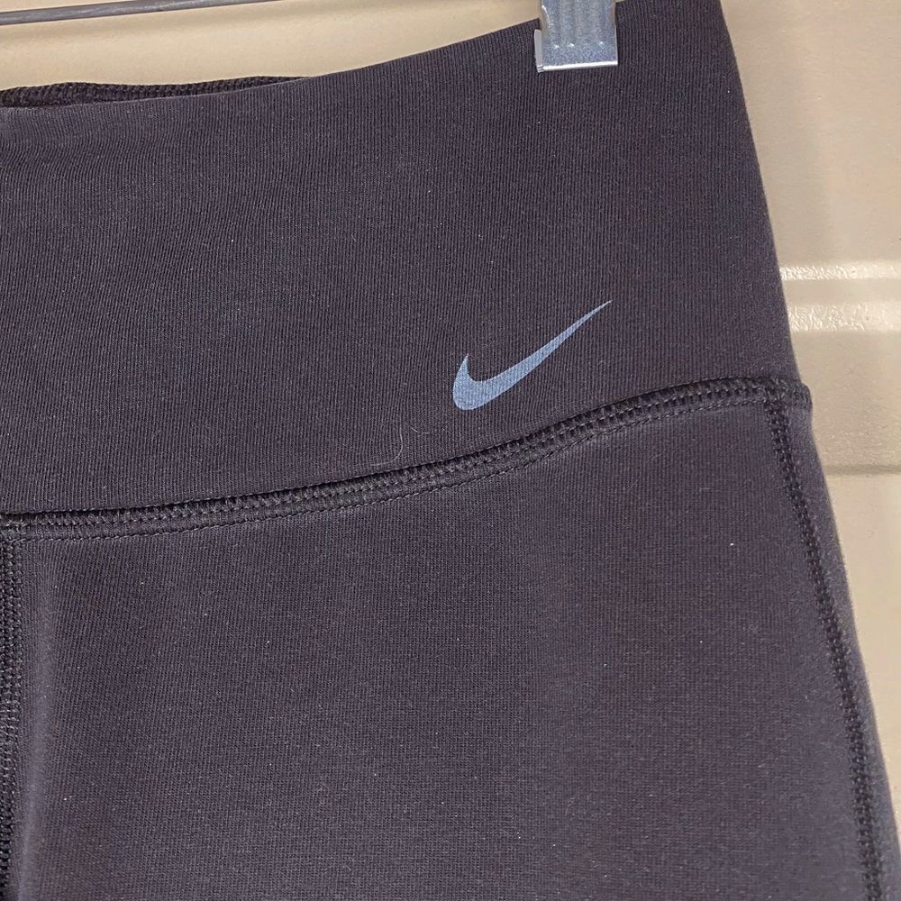 NIKE Legend Slim Fit Dri-Fit Capri Athletic Pants - Picture 5 of 8